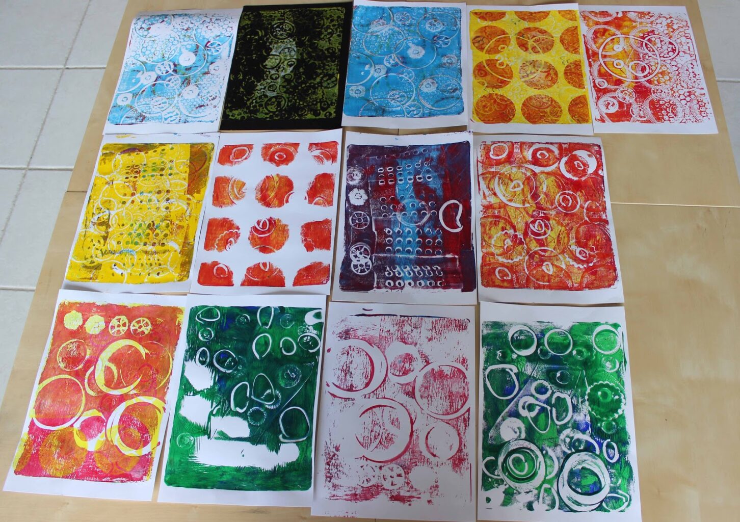 examples of colorful abstract gelli prints